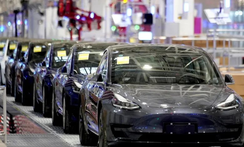 China exigirá licenças de exportação para carros elétricos