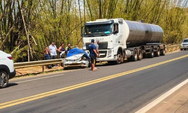 Acidente na BR-364 deixa motorista ferida em Mineiros