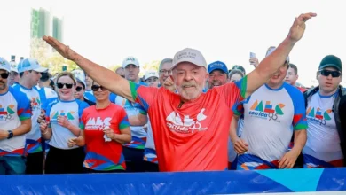 Lula participa de maratona do MEC e sinaliza vigor político