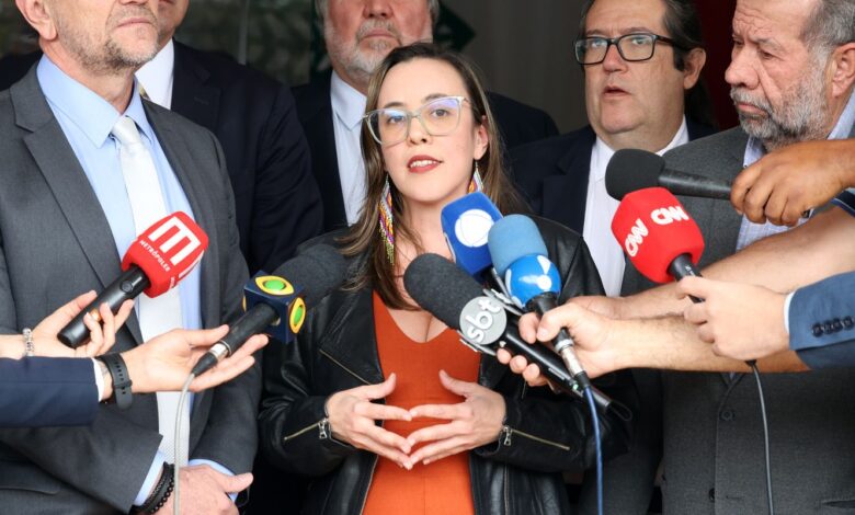 Visto dos EUA cancelado de presidenta do PSOL