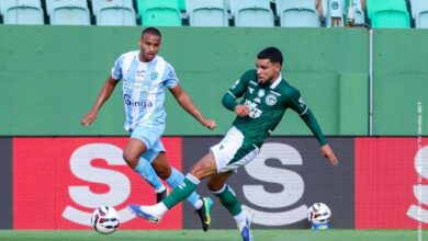 Goiás vence Paysandu no fim e retoma liderança da Série B