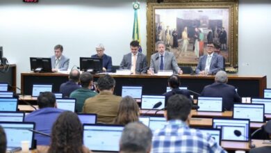 Isenção do Imposto de Renda até R$ 5 mil avança na Câmara