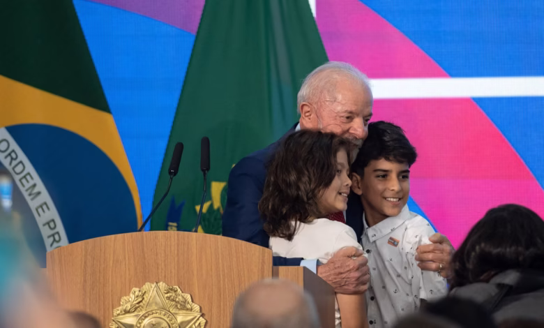 PL da Adultização: Lula sanciona lei com vetos e prazo de 6 meses