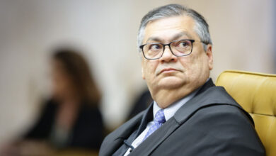 Flávio Dino ironiza voto impresso durante sessão do STF