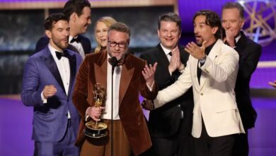 Emmy 2025: onde assistir às séries vencedoras do ano