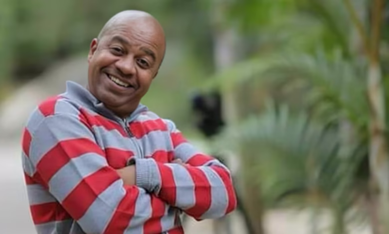 Toninho Tornado reclama de banho de Dudu Camargo em A Fazenda