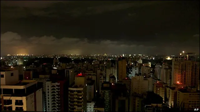 Apagão em Goiás afeta 500 mil consumidores em 49 cidades