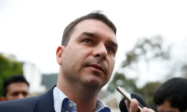 Lula tem medo de Bolsonaro em 2026, diz Flávio