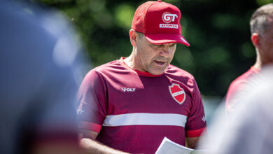 Reforços do Vila Nova: Louzer avalia elenco para 2026