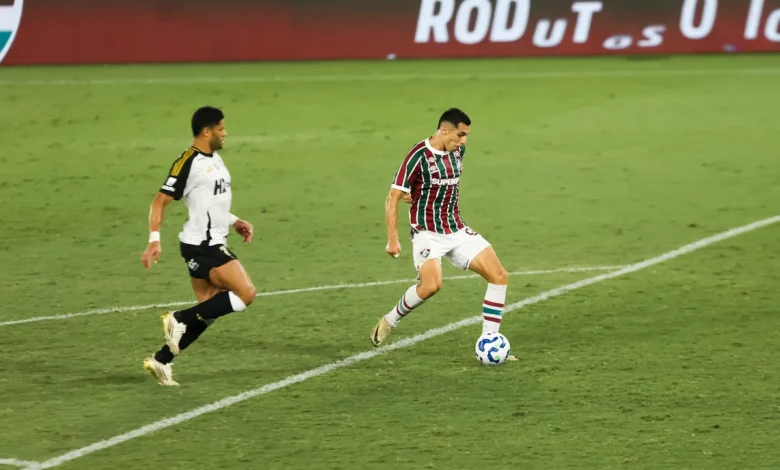 Fluminense vence Atlético por 3 a 0 e se aproxima do G6