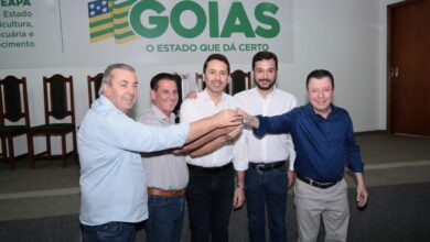 Prefeitura de Aparecida recebe maquinário do Governo de GO
