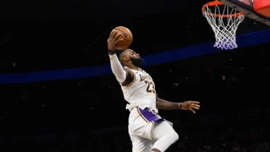LeBron James: técnico dos Lakers ironiza rumores de aposentadoria