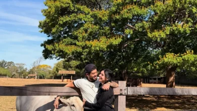 Zé Felipe e Ana Castela assumem namoro com foto na fazenda