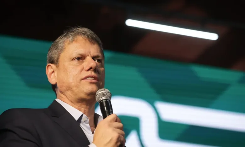 Tarcísio antecipa saída de secretários candidatos em 2026