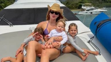 Virginia Fonseca celebra Dia das Crianças em alto mar com filhos