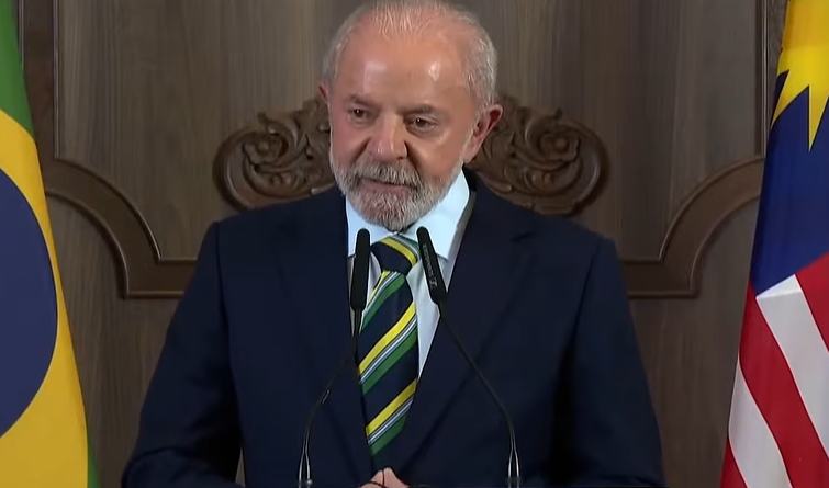 Lula diz que avião de Trump supera o seu em conforto