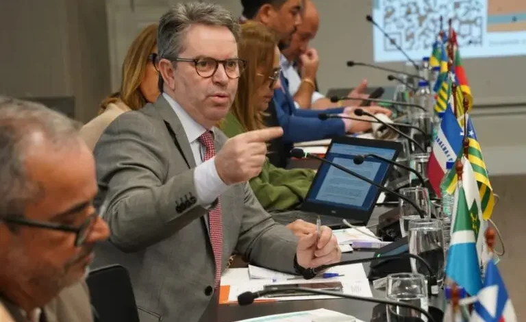 Intoxicação por metanol: Goiás reforça prevenção no Conass