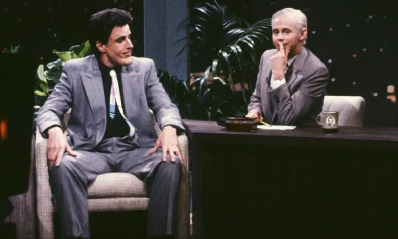 Kevin Nealon relata claustrofobia no SNL após máscara de gesso