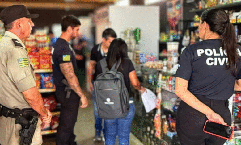 Operação Metanol chega a Goianésia e fiscaliza bares e distribuidoras