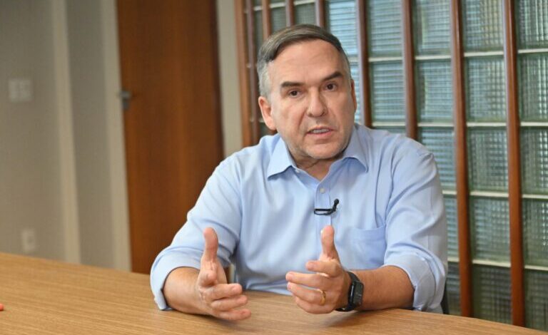 Sandro Mabel mantém diálogo firme com vereadores em Goiânia