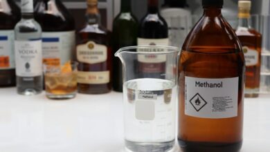 Goiás mantém alerta contra metanol em bebidas após operação