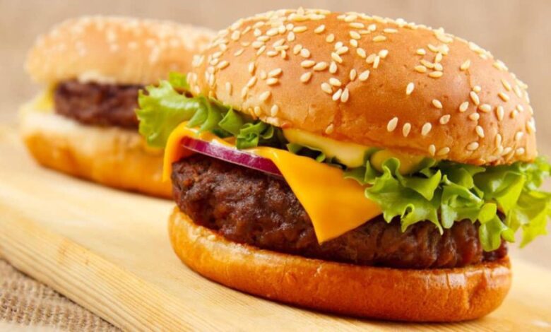 Cliente destrói pit dog em Goiânia após negar conta