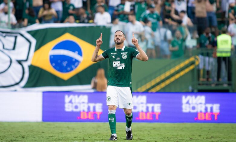 Goiás faz o dever de casa e chega à última rodada no G-4