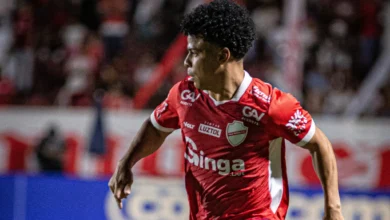 Emerson Urso renova contrato e fica no Vila Nova até 2027