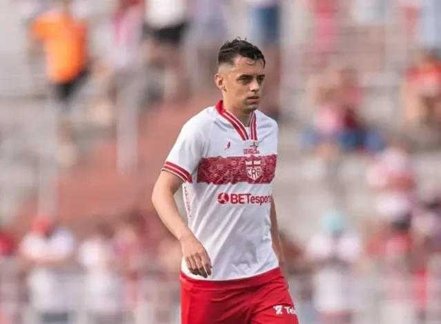 Matheus Ribeiro Atlético-GO: lateral volta após 10 anos