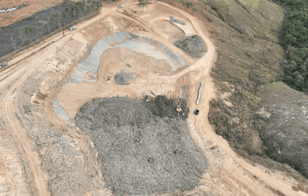 3 mil toneladas deslizam em Lixão de Padre Bernardo