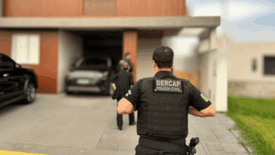 Operação Pagamento Imediato cumpre 13 mandados e mira fraude milionária na Saúde de Goiânia