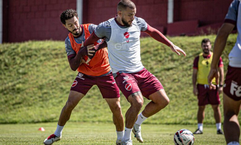 Vila Nova rescinde contratos de Kozlinski, Jean Mota e Mendes