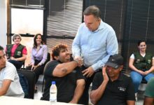 Mabel se reúne com ambulantes para apresentar cartilha de regras