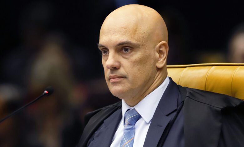 Monitoramento ilegal de Moraes: defesa de ex-assessor nega