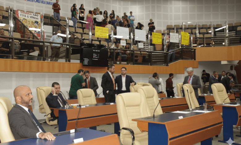 Comissão de Educação denuncia superlotação e déficit de servidores