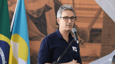 Romeu Zema resiste a convites para deixar o Partido Novo