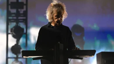 The Cure lamenta morte de Perry Bamonte em comunicado oficial