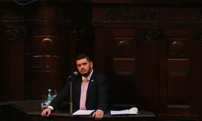 União Brasil avalia futuro de Rodrigo Bacellar após prisão