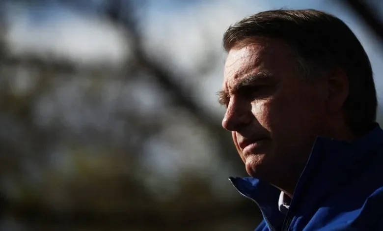 Bolsonaro passa por cirurgia de hérnia sem intercorrências