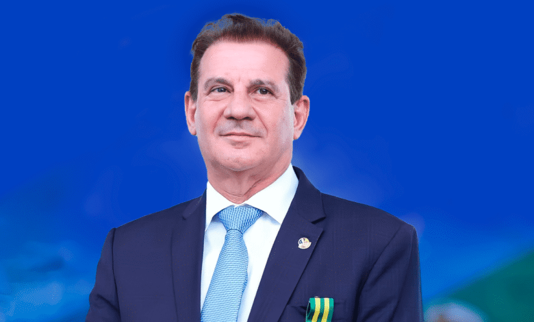 Vanderlan sinaliza voo próprio para 2026