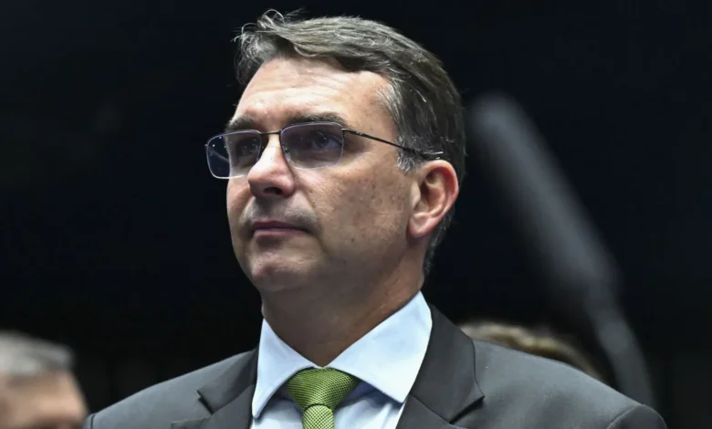 Documentário de Flávio Bolsonaro traz críticas ao Supremo Tribunal Federal