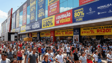 Polos de moda em Goiânia realizam liquidações com descontos de até 80%