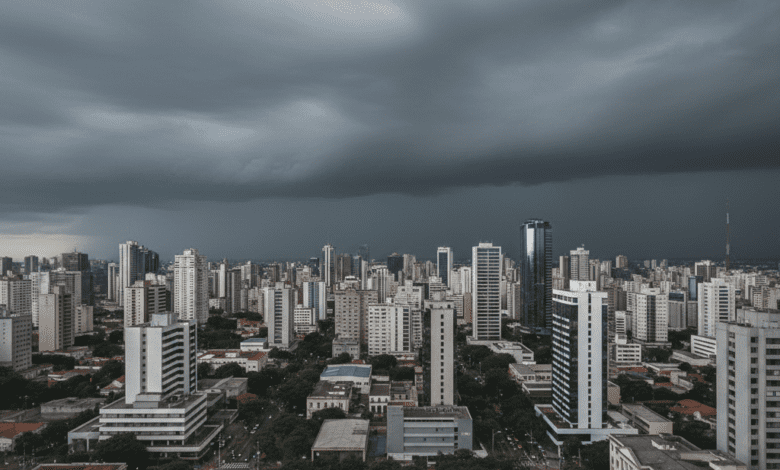 Goiânia entra em alerta laranja para chuvas intensas nesta segunda-feira