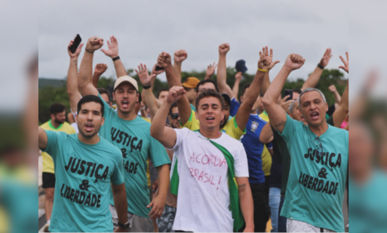 Caminhada liderada por Nikolas Ferreira mobiliza fiscalização em Goiás