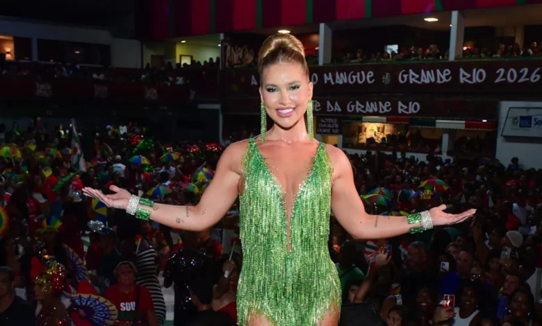 Virginia Fonseca destaca felicidade em estreia nos ensaios da Sapucaí