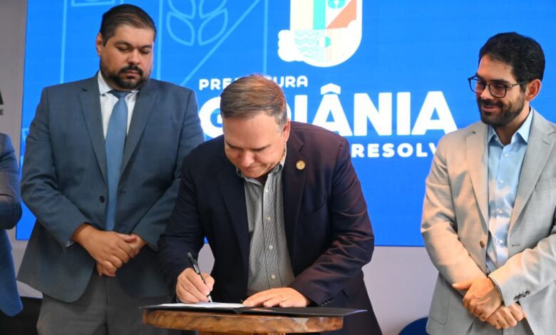 Mabel empossa Adonídio Neto na Sedicas