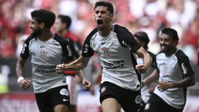 Corinthians vence Flamengo e conquista Supercopa