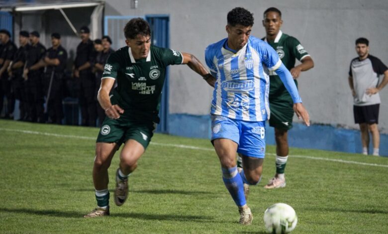 Crac e Goiás empatam em 1 a 1 na abertura das quartas de final