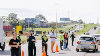 Blitz nas saídas de Goiânia orientam condutores sobre limites de velocidade
