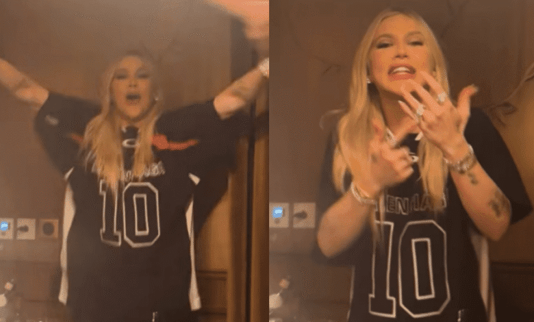 Virginia Fonseca, 26, promoveu seu próprio baile funk em uma área reservada de um restaurante em Paris, na noite de sexta-feira (6). A influenciadora estava rodeada por amigos durante um jantar no restaurante Siena Paris. Ela aproveitou o espaço reservado para se divertir e colocou funk para tocar nas caixas de som do local.nEm vídeos compartilhados nos Stories de seu Instagram, ela aparece escolhendo a playlist, quando um amigo brinca: "Ela vai colocar uma música bem calminha. Aquela que a psicóloga fala para colocar de manhã".nEm outro momento, Virginia surgiu dançando e cantando um hit ao lado do garçom.nnA influenciadora está na capital para conferir a Paris Fashion Week a convite de uma grife. Além do desfile, ela cumprirá agenda de compromissos.nhttps://www.instagram.com/p/DVlwzzJguxD/nhttps://stories.cnnbrasil.com.br/entretenimento/virginia-fonseca-revela-motivo-de-crise-no-casamento-com-ze-felipe/nhttps://www.instagram.com/p/DVlwzzJguxD/nhttps://stories.cnnbrasil.com.br/entretenimento/virginia-fonseca-revela-motivo-de-crise-no-casamento-com-ze-felipe/